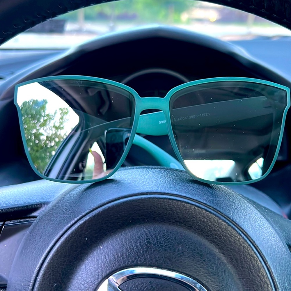 Oversized square cat eye sunglasses
